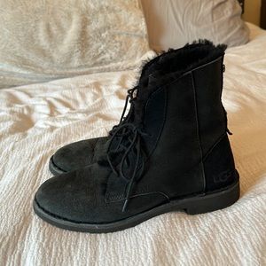 Ugg Quincy foldable faux shearling boot
